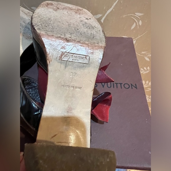 Louis Vuitton Blue Patent Elegant Sling Back Wood Heel Shoes - Picture 5 of 6